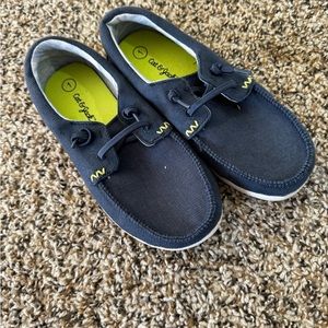 Boys shoes